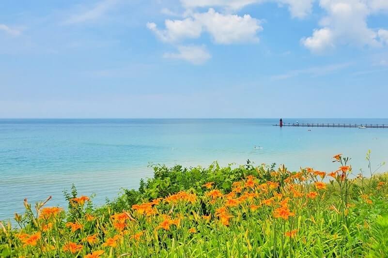 Driving to South Beach overlook. South Beach access. south haven, michigan travel blog