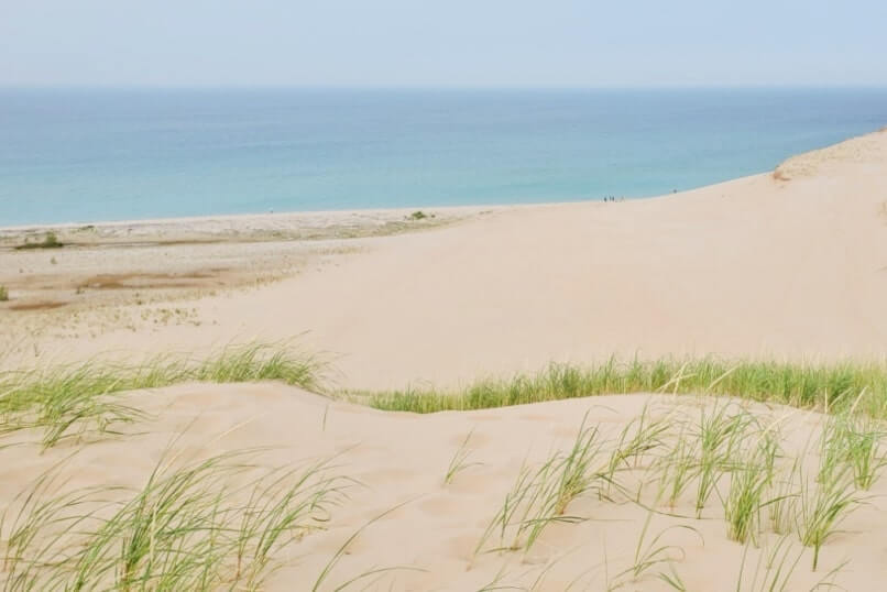 Best Michigan sand dunes along Lake Michigan. Things to do in Sleeping Bear Dunes: sleeping bear point. dune loop trail. michigan travel blog