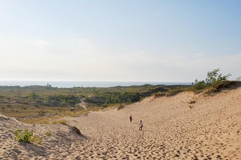 Michigan sand dunes. Things to do in Sleeping Bear Dunes: Dunes Trail from dune climb. michigan travel blog