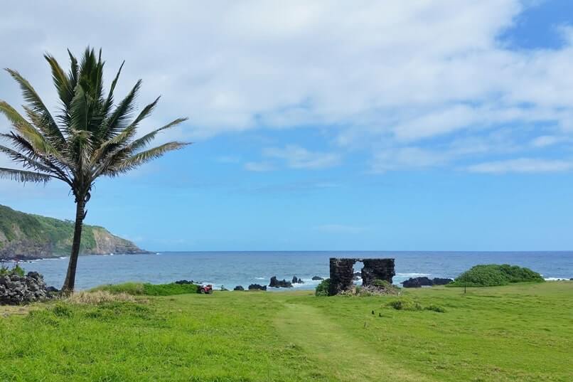 Huialoha Church grounds, mokulau, kaupo. maui hawaii travel blog
