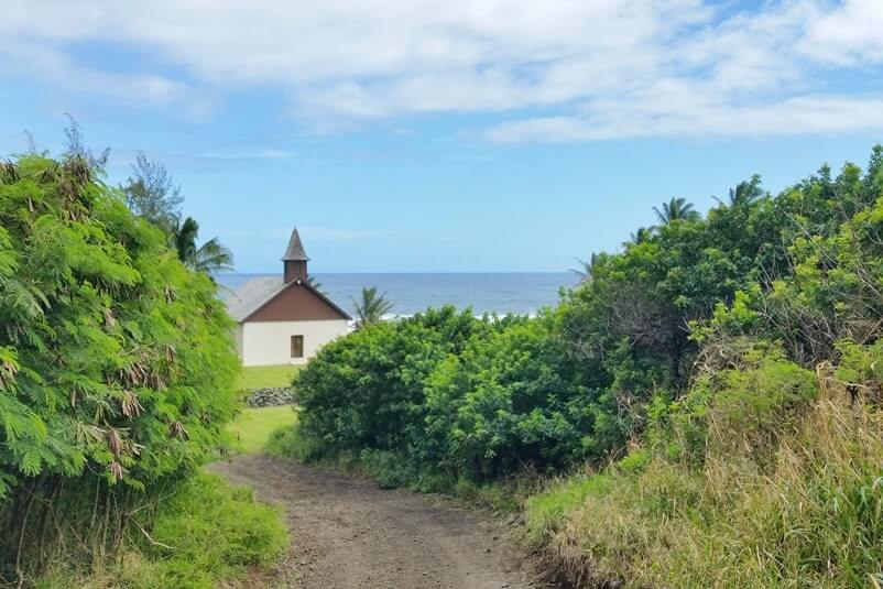 Road to Huialoha Church off of Piilani highway. maui hawaii travel blog