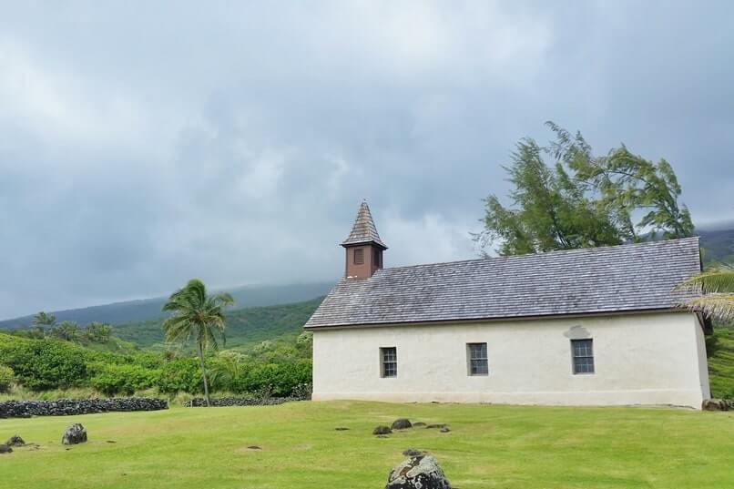Huialoha Church, small historic hawaiian church. maui hawaii travel blog