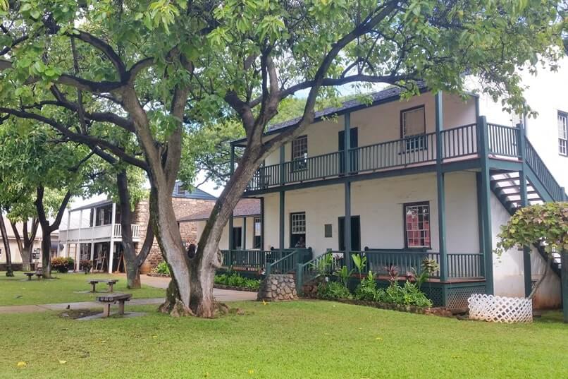 lahaina historic district near lahaina cruise port. can you walk around lahaina cruise port. things to do near lahaina cruise port