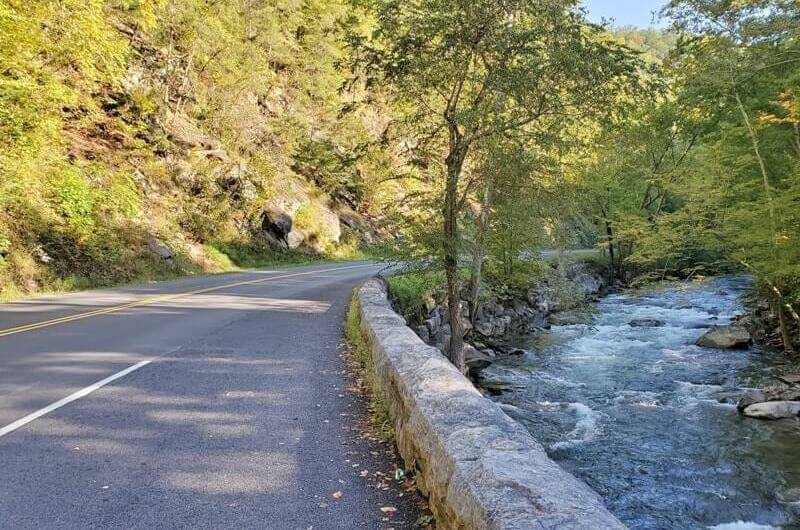 Little River Road parking. tn smoky mountains travel blog