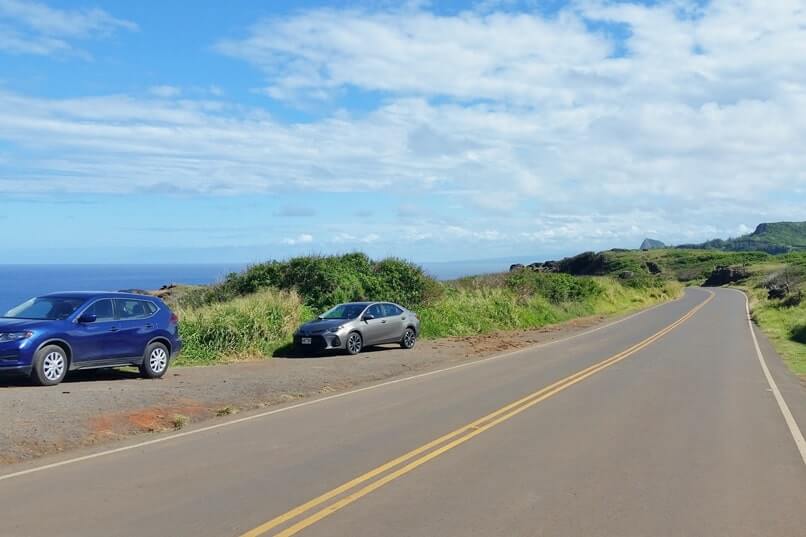 Nakalele Blowhole parking on kahekili highway near nakalele blowhole trailhead. maui hawaii travel blog