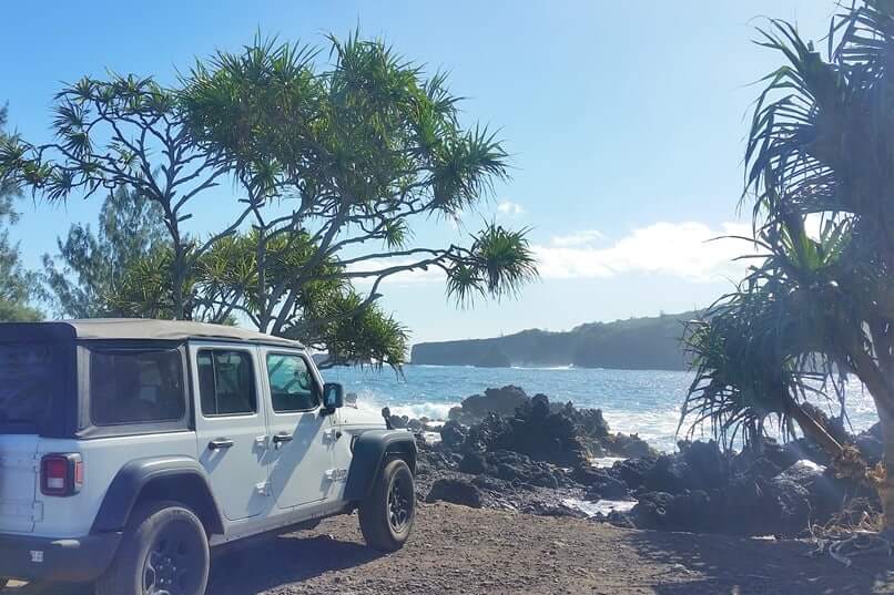 Driving Keanae Road. Keanae Lookout parking. Keanae Peninsula parking. best road to hana stops for views. maui hawaii travel blog