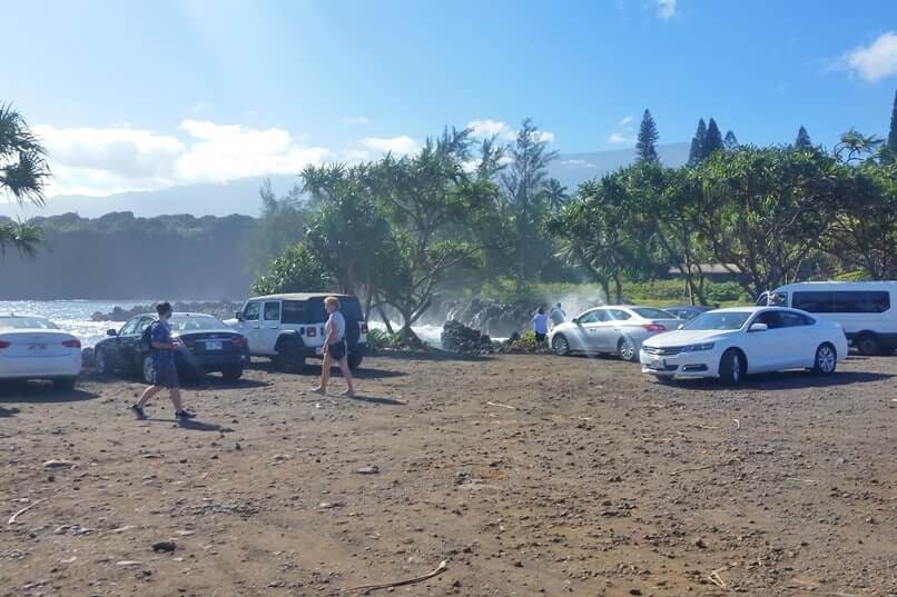 Keanae Lookout parking. Keanae Road parking. Keanae Point parking. maui hawaii travel blog