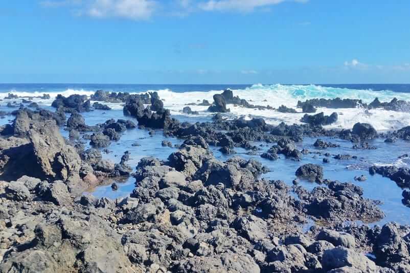 Keanae Lookout viewpoint. Keanae Point trail to coast. maui hawaii travel blog