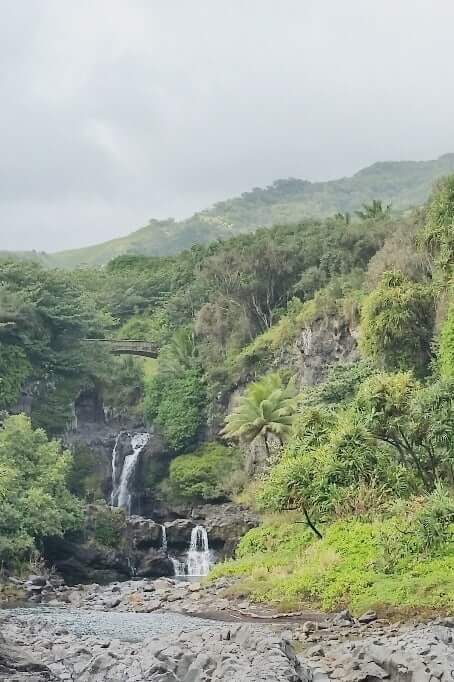 Seven Sacred Pools hike. Pools at Oheo. mountains. best road to hana waterfalls: Oheo pools. Haleakala waterfalls on the Hana Highway. Haleakala national park kipahulu waterfalls. maui hawaii travel blog