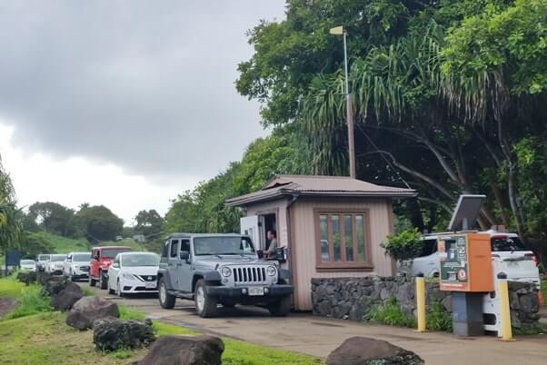 Pipiwai Trail parking entry to haleakala national park kipahulu: Getting to the pipiwai trailhead. haleakala national park kipahulu parking. maui hawaii travel blog