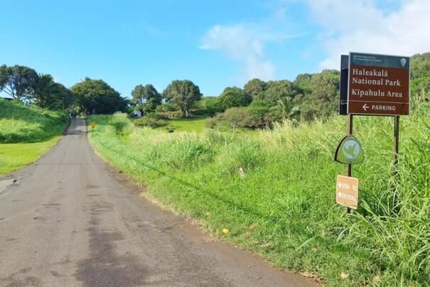 Pipiwai Trail: Getting to the pipiwai trailhead. hana highway parking. haleakala national park kipahulu parking. maui hawaii travel blog