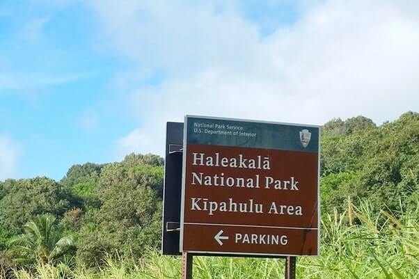 Pipiwai Trail: Getting to the pipiwai trailhead. getting to kipahulu, haleakala national park. hana highway parking. maui hawaii travel blog