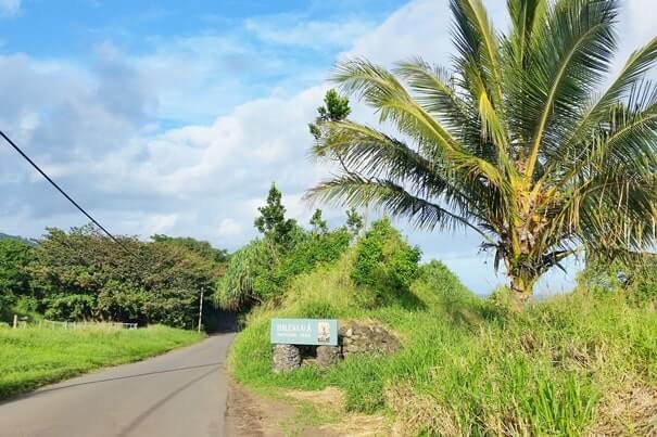 Pipiwai Trail: Getting to the pipiwai trailhead. hana highway parking. haleakala national park kipahulu parking. maui hawaii travel blog