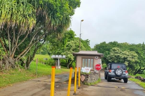 Pipiwai Trail parking: haleakala national park kipahulu entry. maui hawaii travel blog