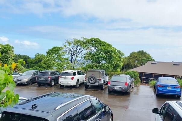 Pipiwai Trail parking lot: haleakala national park kipahulu parking. maui hawaii travel blog