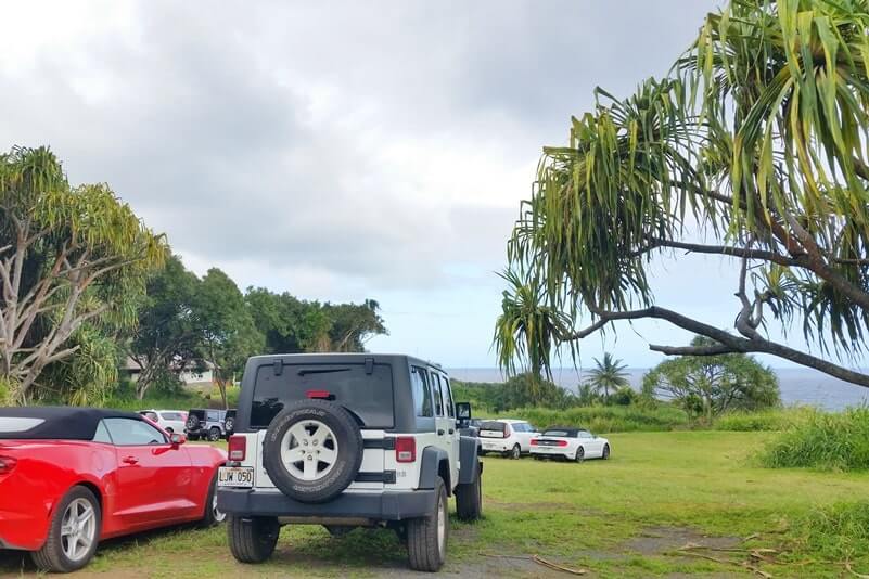 Pipiwai Trail parking lot: haleakala national park kipahulu parking. maui hawaii travel blog