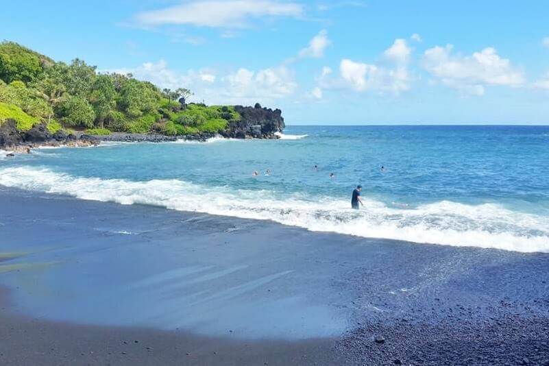 Waianapanapa State Park swimming. hana swimming beach. maui hawaii travel blog