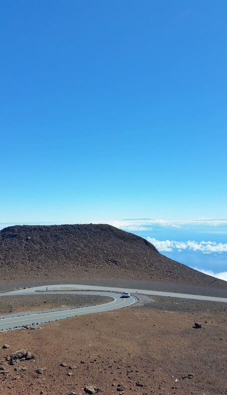 Driving to top of Haleakala: How to get to top of haleakala. How to get to Haleakala summit. Can you drive to haleakala summit. Best things to do in Haleakala National Park, Maui. Hawaii travel blog