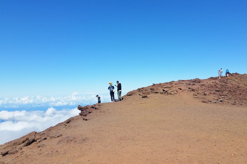 Trail to Top of Haleakala: How to get to top of haleakala. How to get to Haleakala summit. Best things to do in Haleakala National Park, Maui. Hawaii travel blog