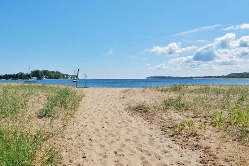 Bayshore Park beach, Grand Marais beach, MI. Things to do in Grand Marais. up michigan travel blog