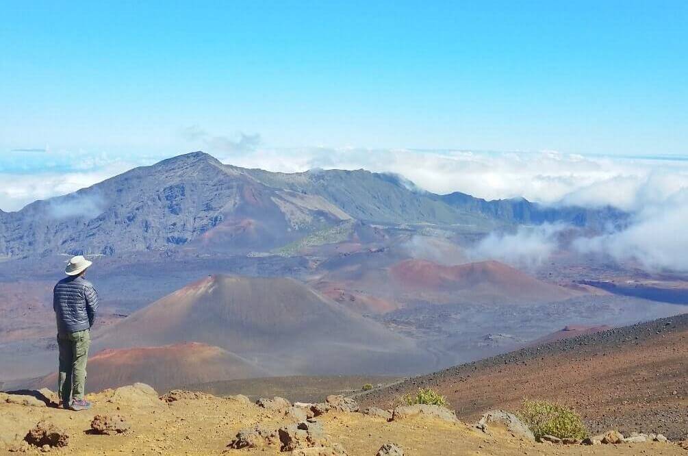 Best hikes in Haleakala National Park. haleakala hiking trails. haleakala summit hiking. sliding sands trail. maui hawaii travel blog