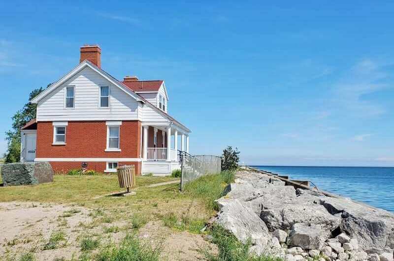 Grand Marais lighthouse museum in Grand Marais MI. lake superior lighthouses. up michigan travel blog