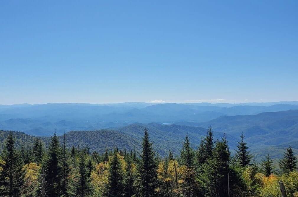 Best scenic drives in Smoky Mountains. Driving in Smoky Mountains on Clingmans Dome Road. TN. NC. smokies travel blog