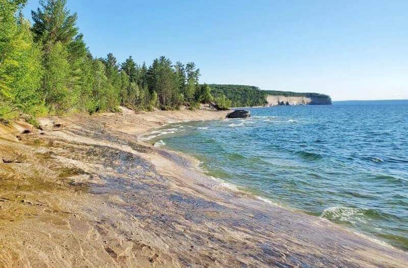 Pictured Rocks hiking to mosquito beach. chapel loop trail. Lake Superior michigan hiking trails, Pictured Rocks National Lakeshore. upper peninsula michigan travel blog