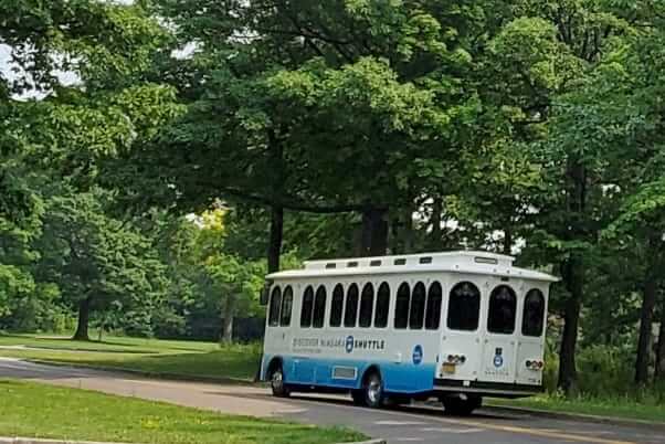 shuttle to Whirlpool scenic overlook at whirlpool state park. new york travel blog