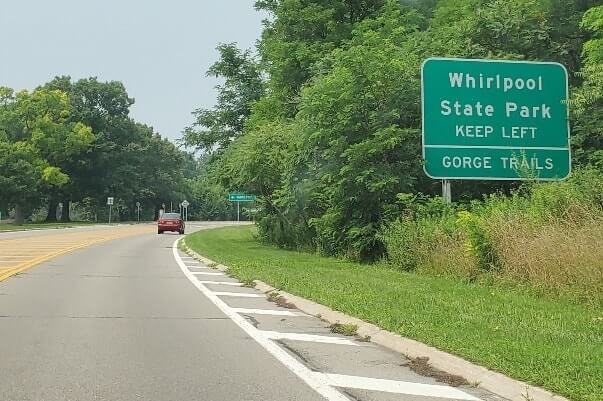 Niagara Falls to Whirlpool scenic overlook. getting to whirlpool state park. new york travel blog