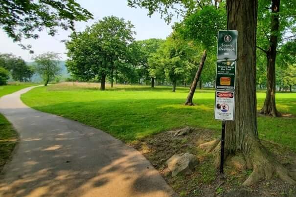 Whirlpool scenic overlook trail start. where to start niagara gorge rim trail. new york travel blog