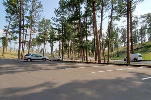 getting to Historic Area parking of Jewel Cave national monument park. canyons trailhead historic area. south dakota travel blog