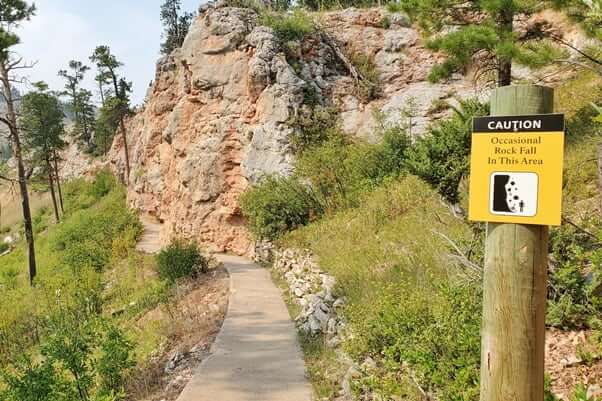Hiking the Canyons Trail to natural entrance of Jewel Cave. south dakota travel blog