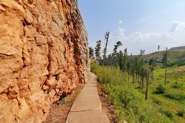Hiking the Canyons Trail from natural entrance of Jewel Cave. south dakota travel blog