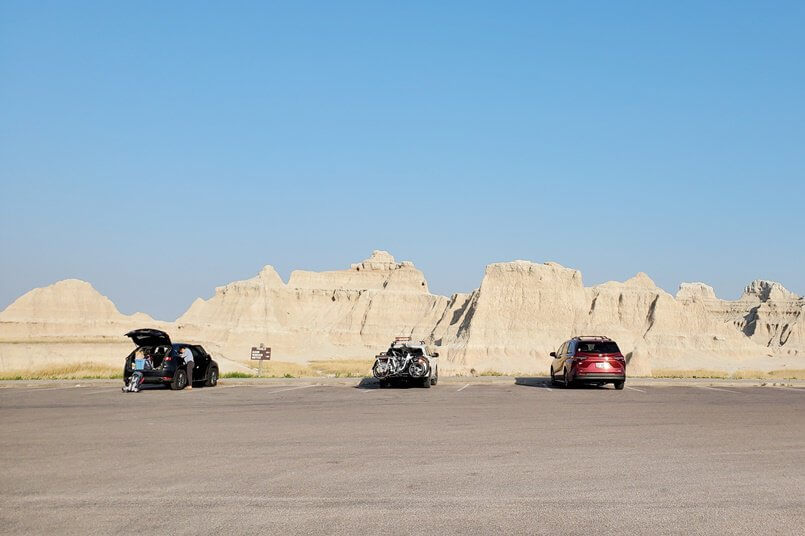 Castle Trail from Door Window Notch parking. How to hike Castle Trail. Where to start from door trail, window trail, notch trail. badlands national park. south dakota travel blog