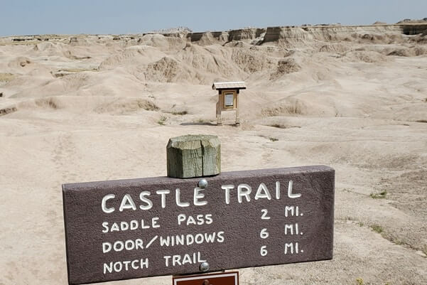Where to start hiking the castle trail from fossil exhibit trail parking lot. badlands national park. south dakota travel blog