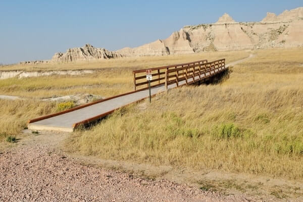 Where to start hiking the castle trail from old northeast road parking to door window notch. badlands national park. south dakota travel blog