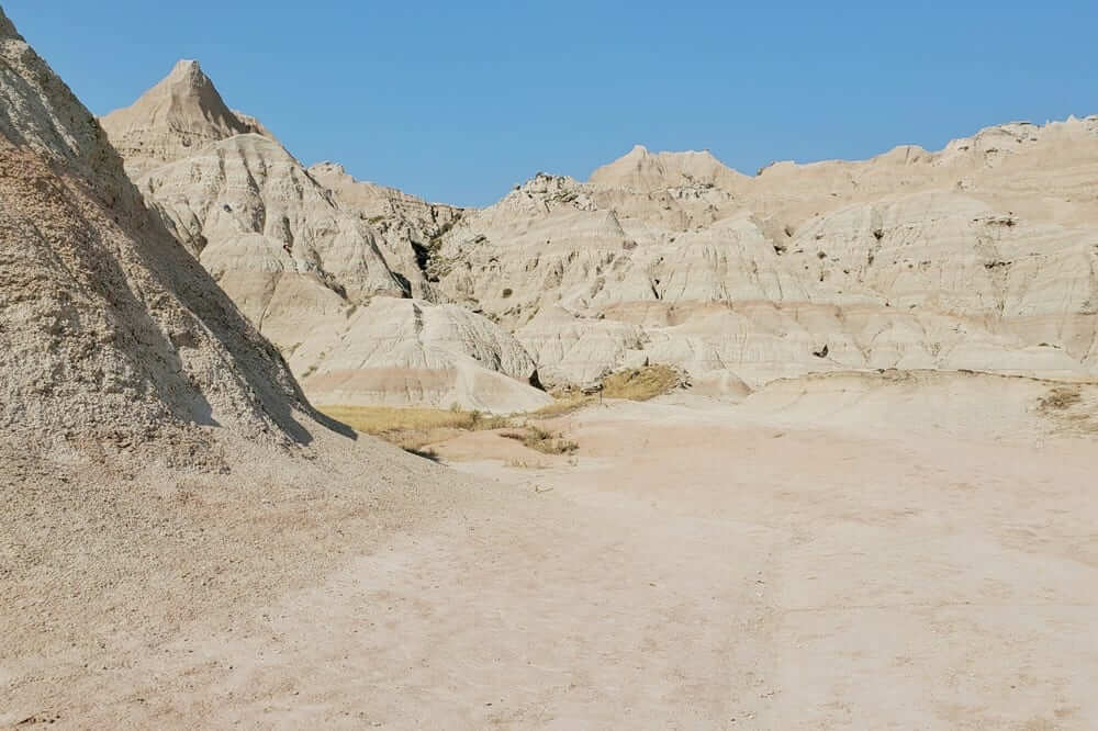 saddle pass trail to castle trail. hiking the castle trail from saddle pass parking lot. badlands national park. south dakota travel blog