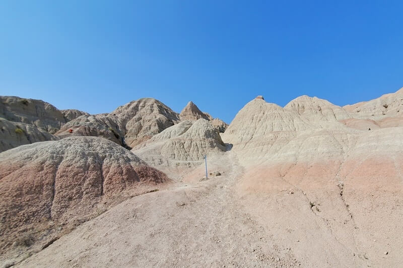 saddle pass trail to castle trail. hiking the castle trail from saddle pass parking lot. badlands national park. south dakota travel blog