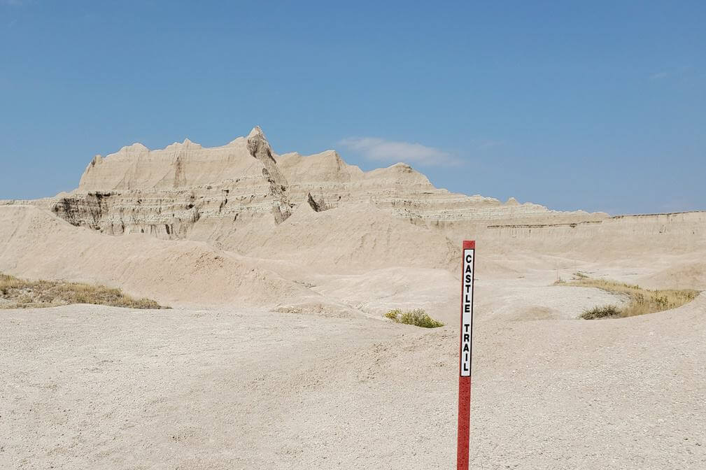 hiking castle trail. badlands national park hiking. where to start hiking castle trail. south dakota travel blog