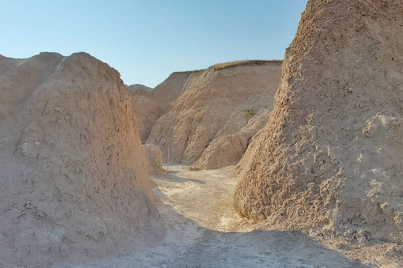 how much time for hiking the castle trail from door trail, window trail, notch trail parking lot. badlands national park. south dakota travel blog