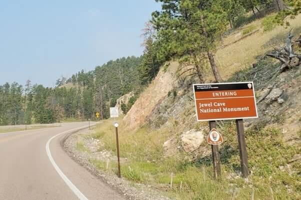 cost of entry fee for jewel cave national monument. south dakota travel blog
