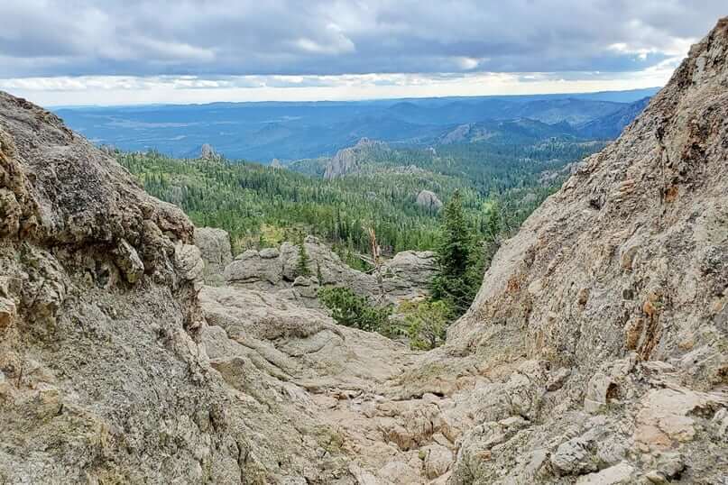 How to hike Little Devils Tower Trail in custer state park. how to get to little devils tower trailhead parking lot. south dakota travel blog
