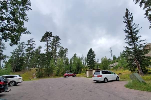 Getting to Little Devils Tower Trailhead parking lot along Needles Highway. custer state park. south dakota travel blog