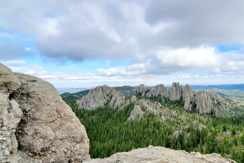 How to hike the Little Devils Tower Trail in custer state park. south dakota travel blog