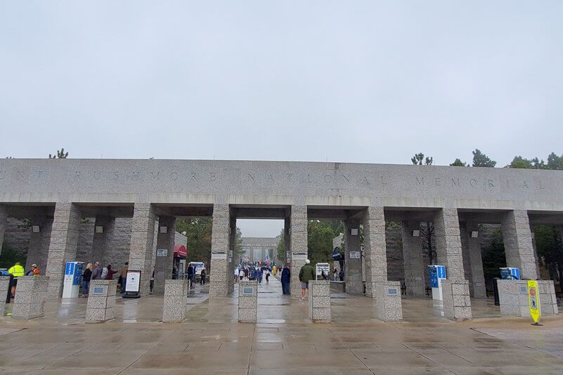 Is mount rushmore free? Can you see mount rushmore for free? Cost of mount rushmore parking. south dakota travel blog