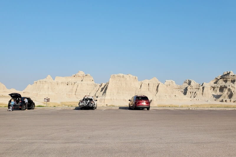 window trail parking lot. where to park for window trail. south dakota travel blog