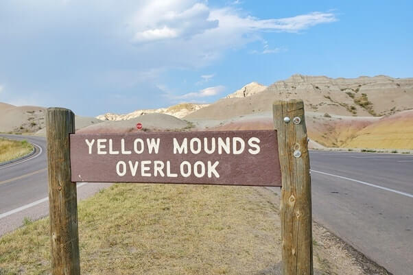 Getting to yellow mounds overlook parking. south dakota travel blog
