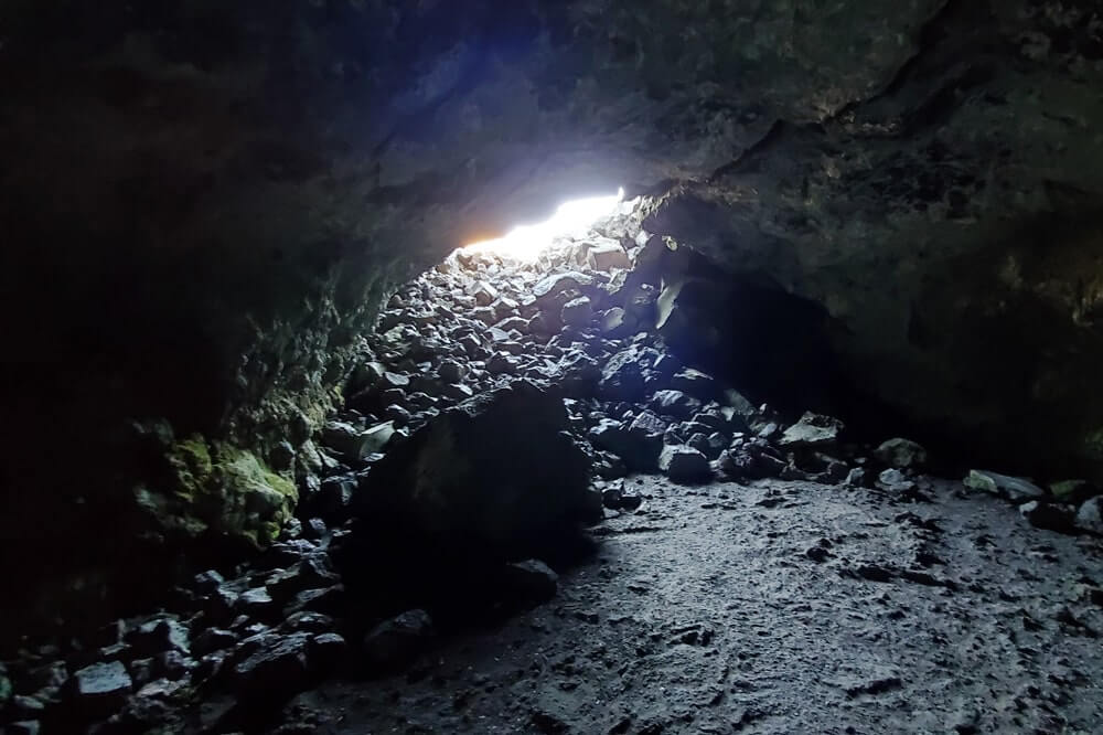 Beauty Cave: Where to see a lava tube in Idaho. Craters of the moon lava tube. Craters of the moon caves in Idaho. idaho travel blog