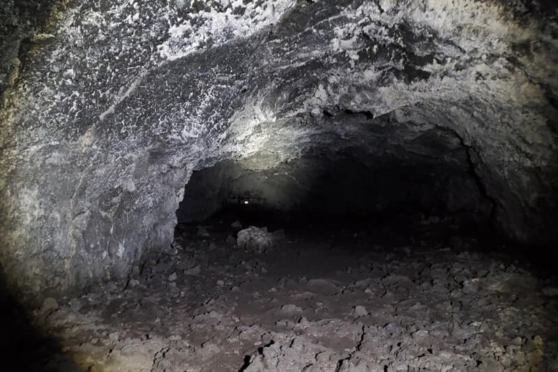 Inside Beauty Cave: Where to see a lava tube in Idaho. Craters of the moon lava tube. Craters of the moon caves in Idaho. idaho travel blog
